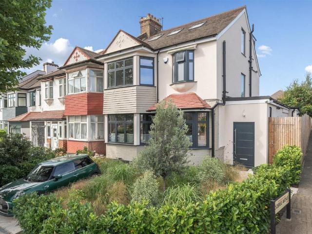 House for sale in Willesden Green, Greater London
