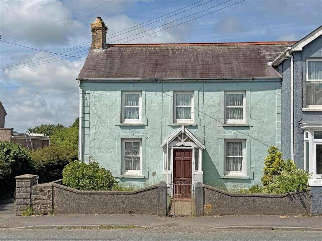 House for sale in Clunderwen, Wales
