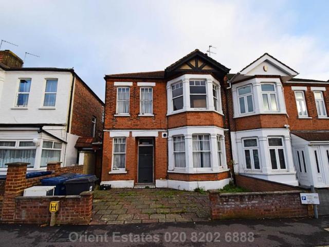 House for sale in Hendon Central, The Hyde