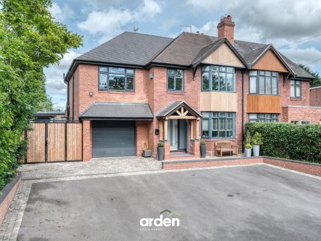 House for sale in Stoke Pound, Bromsgrove