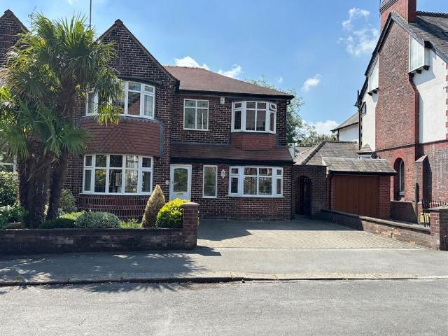 House for sale in Roe Green, Salford