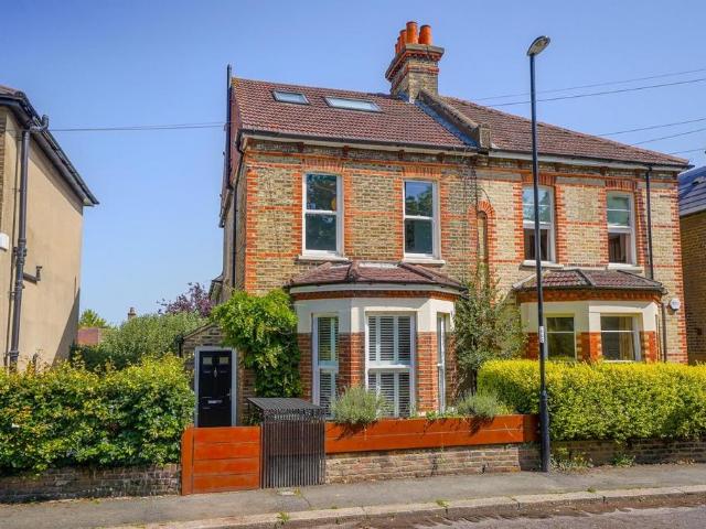 House for sale in London Borough of Lewisham, Forest Hill