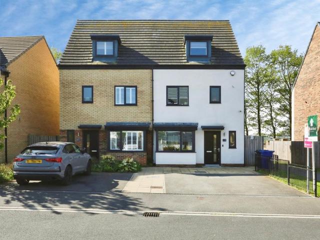 House for sale in Lakeside, South Yorkshire