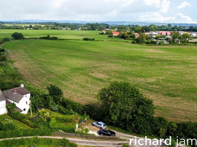 House for sale in Bradenstoke, Wiltshire