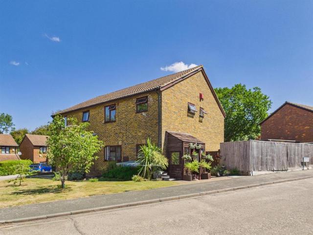 House for sale in London Borough of Croydon, Sanderstead