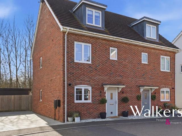House for sale in Navestock Side, Essex