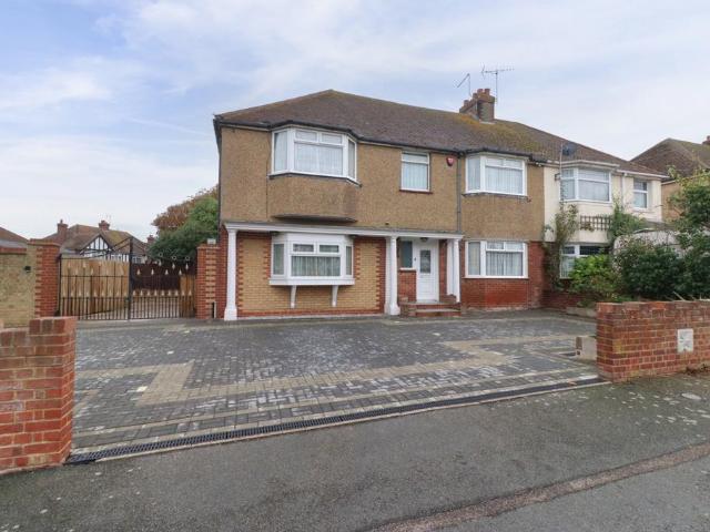 House for sale in Westbrook, Acol