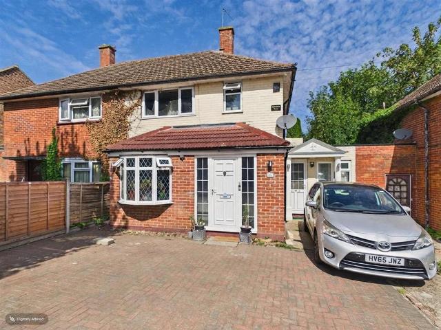 House for sale in London Borough of Croydon, Forestdale