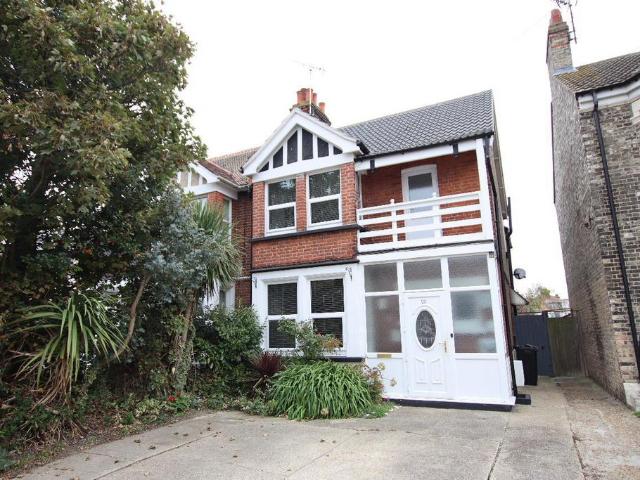 House for sale in Dale Hill, Essex