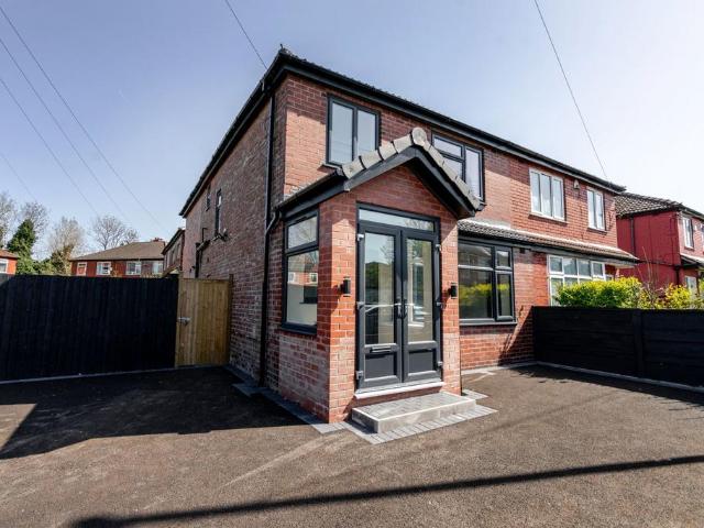 House for sale in Georgia, Greater Manchester