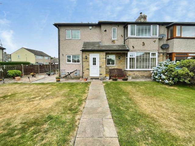 House for sale in Wrose, West Yorkshire