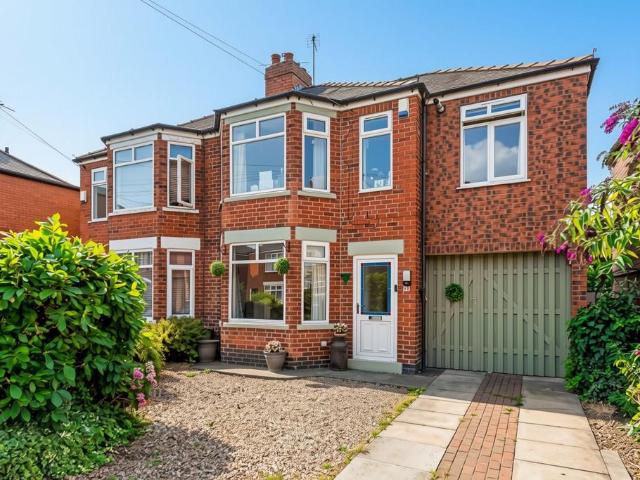 House for sale in High Field, York