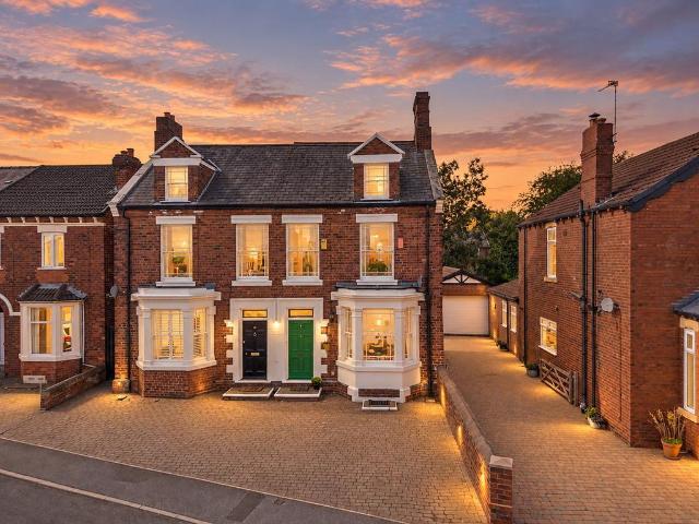 House for sale in Normanton and Altofts, Altofts
