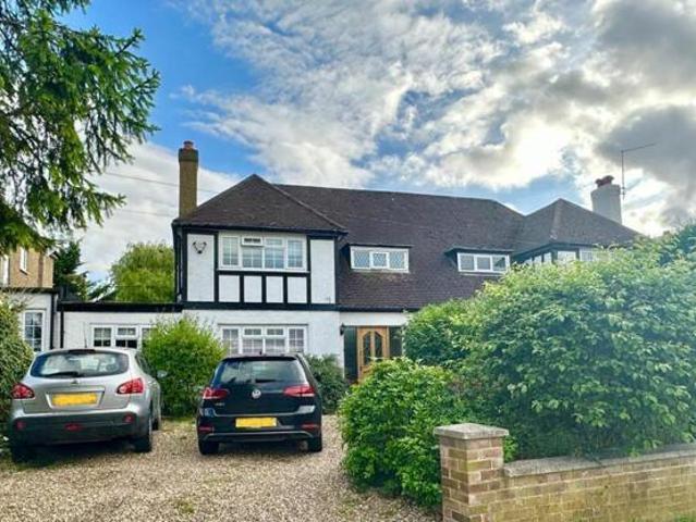 House for sale in Bushey