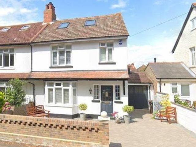 House for sale in Middlecroft, Hampshire