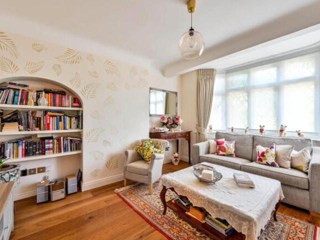 Farm for sale in New Malden, Greater London