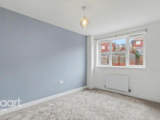 Farm for sale in Spring Park, Luton