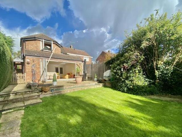 House for sale in Ascot