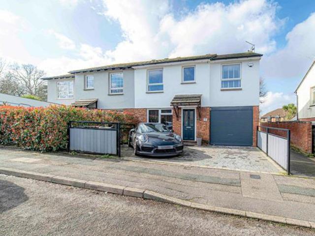 House for sale in Godinton Park, Bridgefield