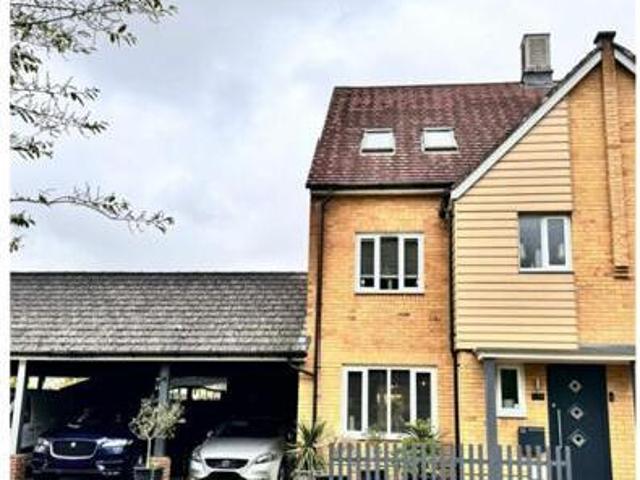 House for sale in Godinton Park, Bridgefield