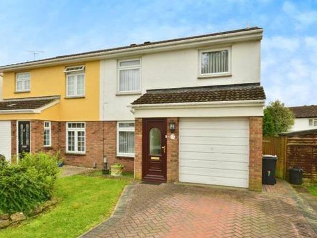 House for sale in Godinton Park, Bridgefield