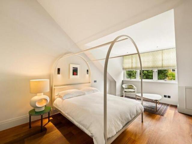 Farm for sale in Maida Vale, Greater London