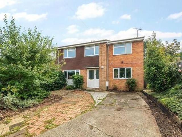 House for sale in Heol-las, Surrey