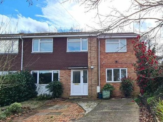 House for sale in Heol-las, Surrey