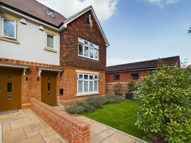 House for sale in Nork, Red Hill