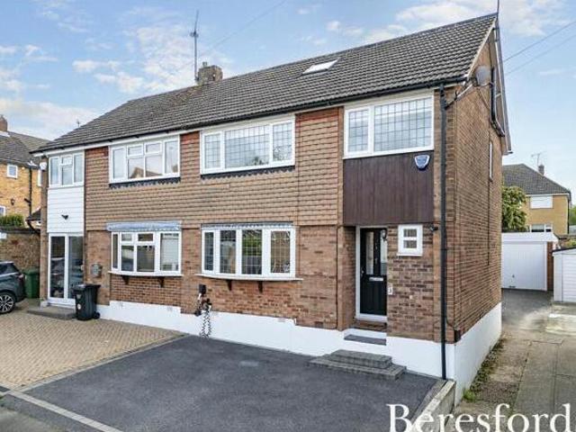 House for sale in Queens Park, Basildon
