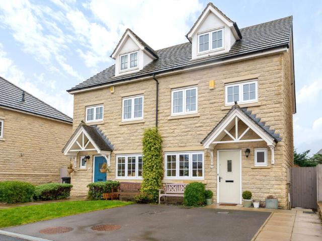 Semi Detached House for sale in Horsforth