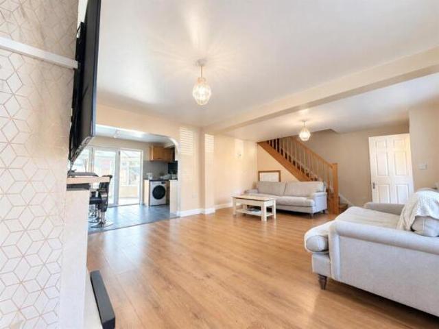 Farm for sale in Chalvey, Slough