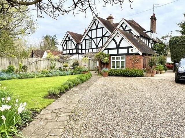 House for sale in Bourne End, Buckinghamshire