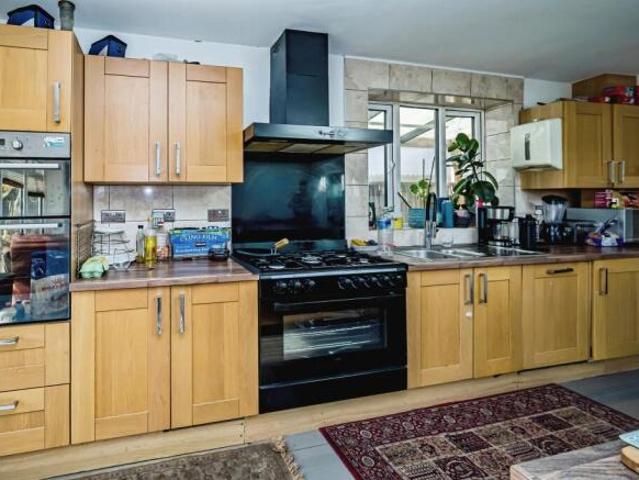 Farm for sale in Cippenham, Slough