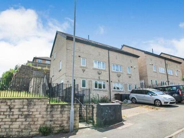 House for sale in Thorpe Edge, Bradford