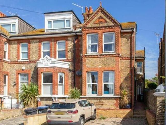 House for sale in Upton, Acol