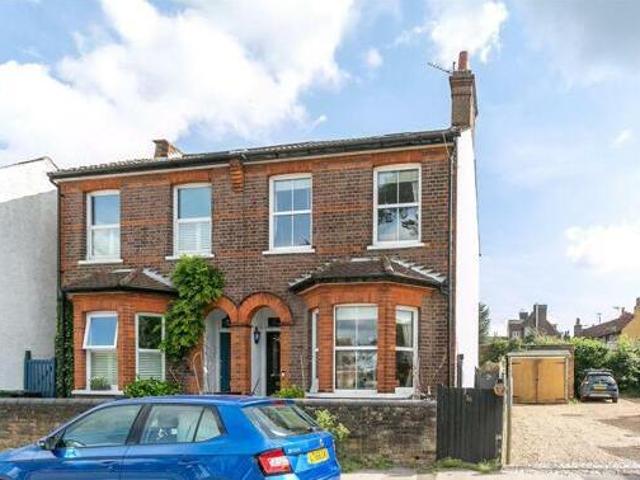 House for sale in Bushey