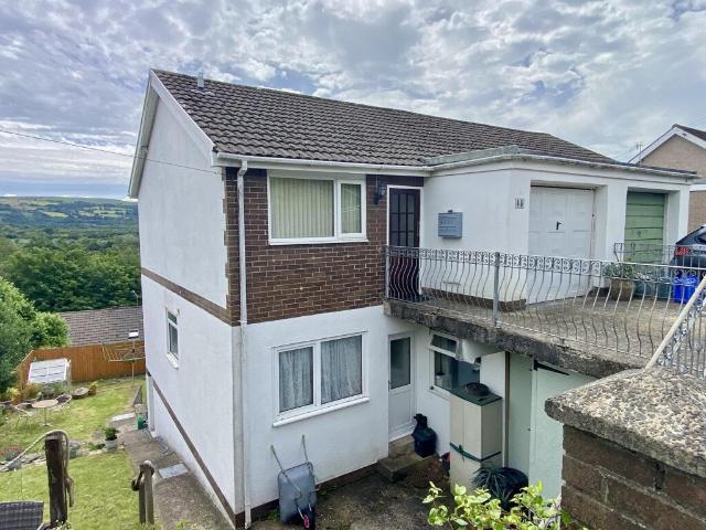 Farm for sale in Ynystawe