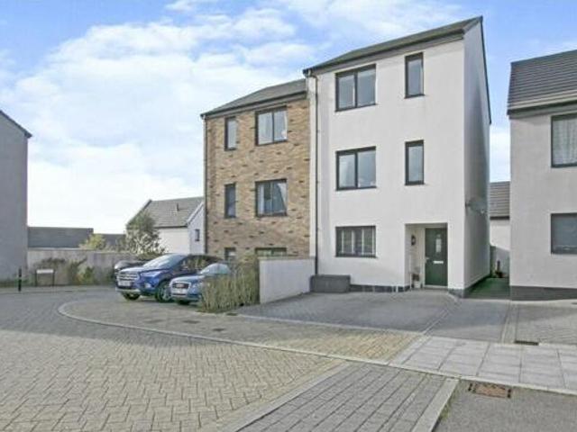 House for sale in Roseworthy, Cornwall