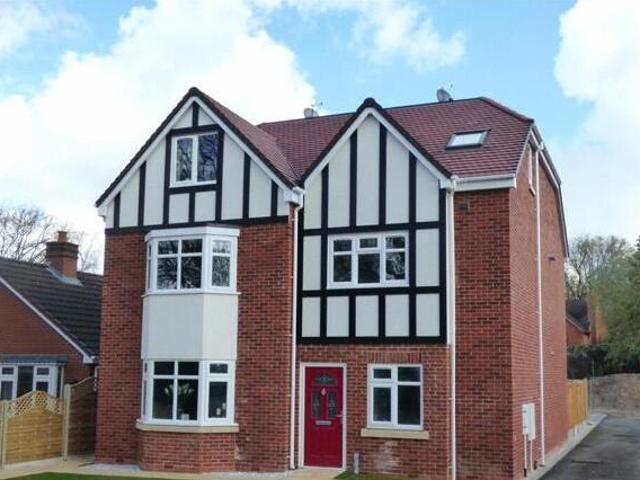 House for sale in Broomhill, Chadsmoor