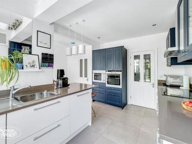 Farm for sale in London Borough of Ealing, Hanwell