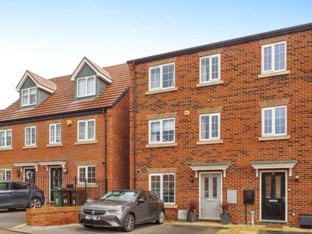 House for sale in Cutsyke, Castleford