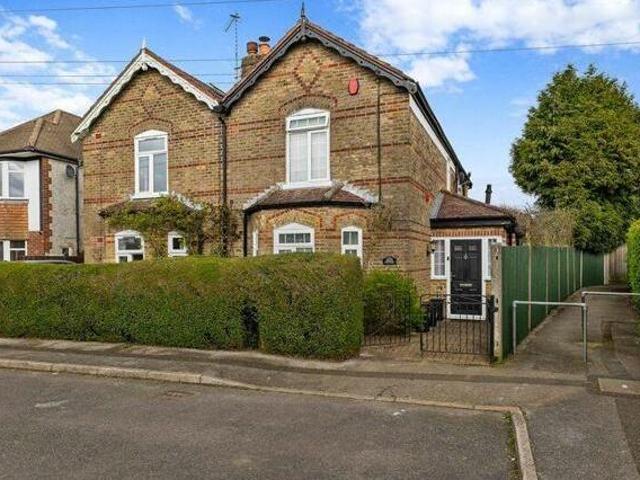 House for sale in Hillview, Surrey
