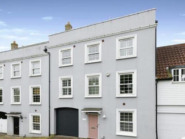 House for sale in Chancellor Park, Chelmsford