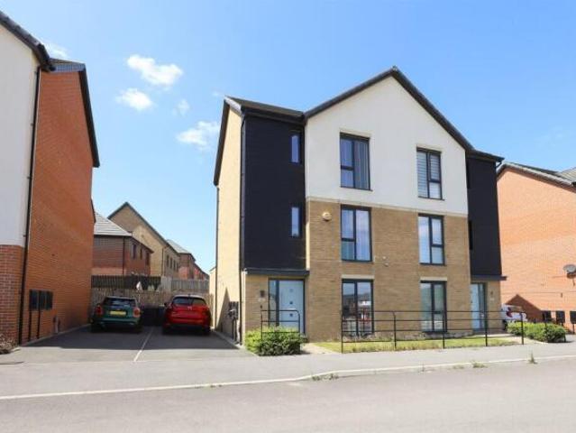 Farm for sale in Fole, Surrey