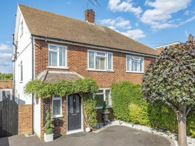 House for sale in Chertsey, Runnymede
