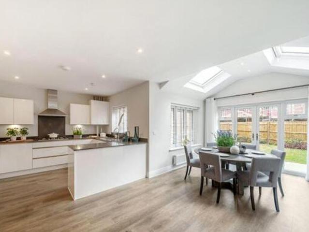 House for sale in Chertsey, Runnymede