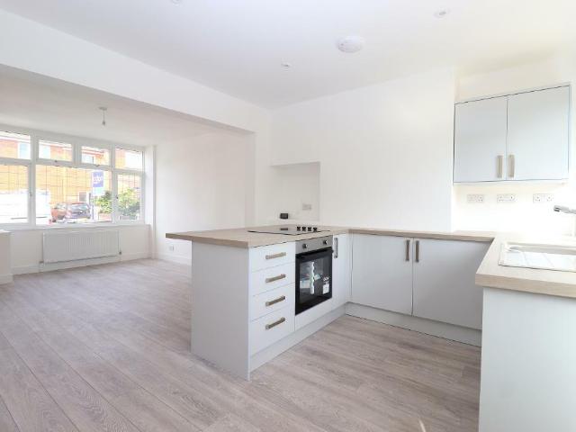 Semi Detached House for sale in Luton