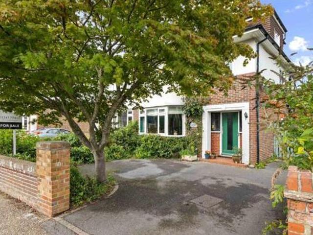 House for sale in Donnington, Littlecote