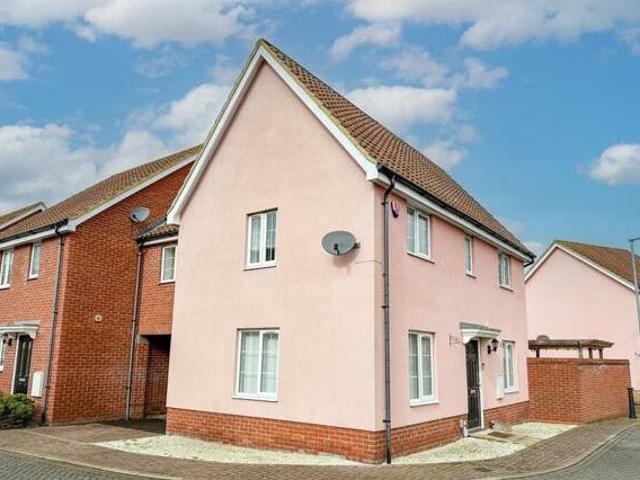 House for sale in Dale Hill, Essex
